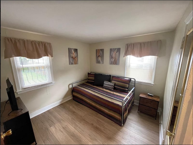 Bedroom 2 - Daybed with pop up bed underneath to form a queen size bed or just 2 twin beds