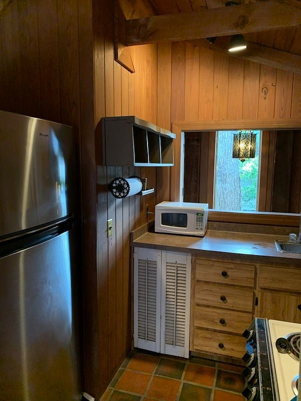 Furnished Finder property 460910_1 photo 3