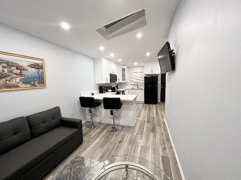 Furnished Finder property 460983_1 photo 3