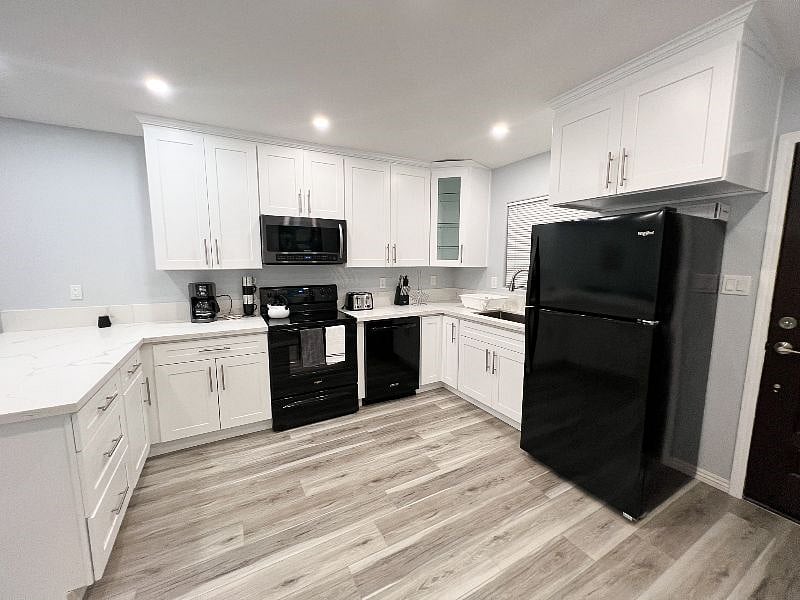 Furnished Finder property 460983_1 photo 12