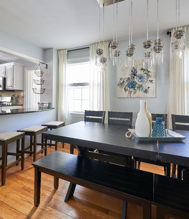 Dining Room Seats 16