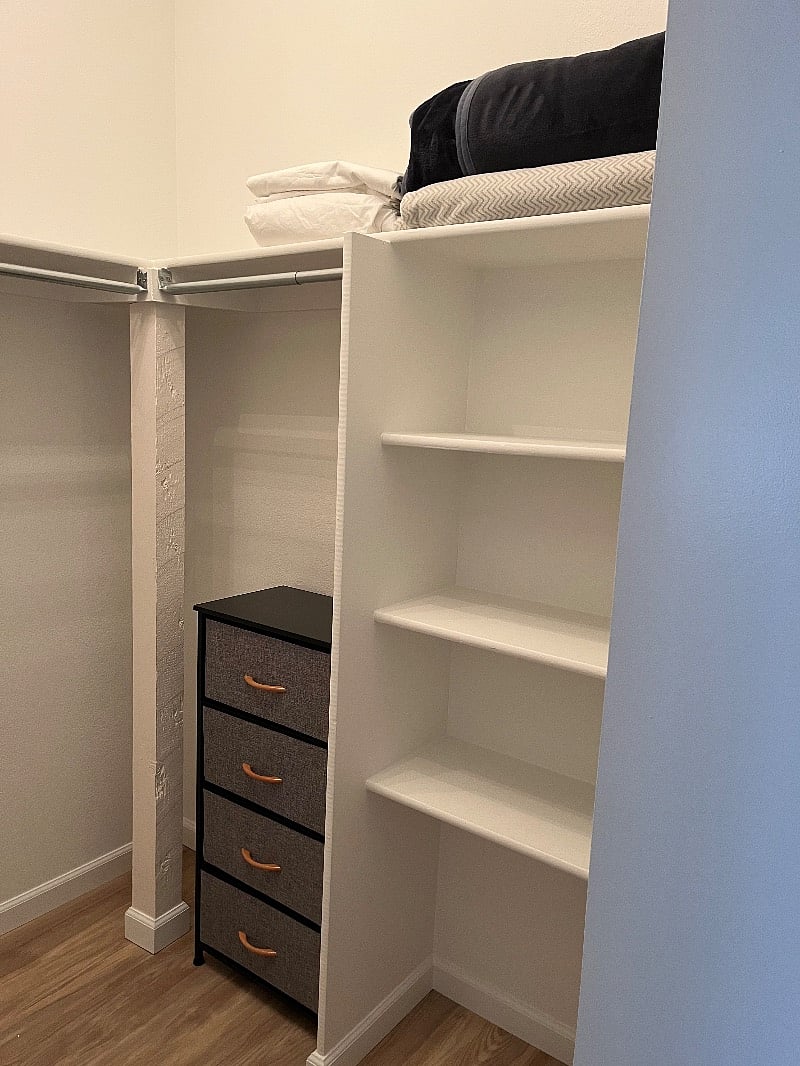 Shelves in bedroom closet