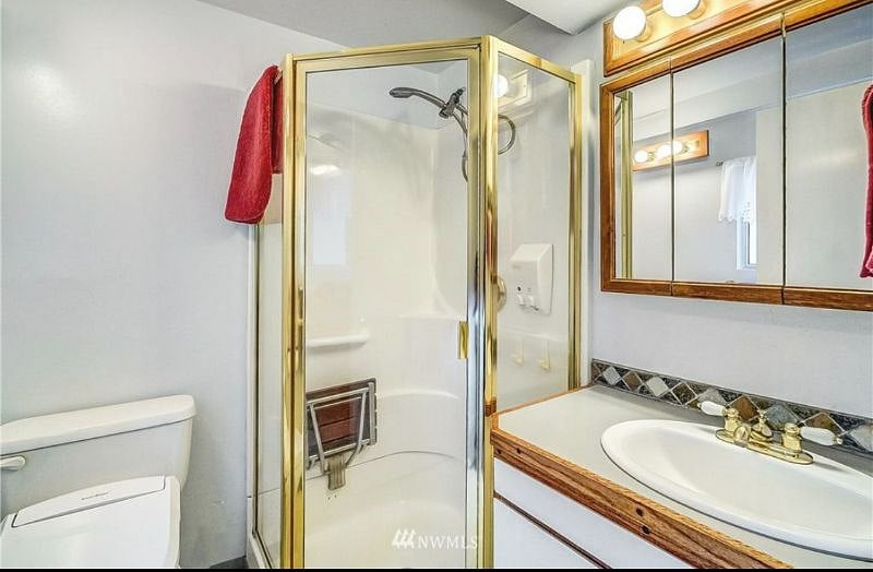 Master bathroom, shower only (main floor)