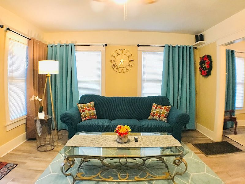 Furnished Finder property 461051_2 photo 3