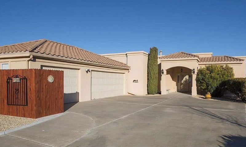 Furnished Finder property 461090_1 photo 1