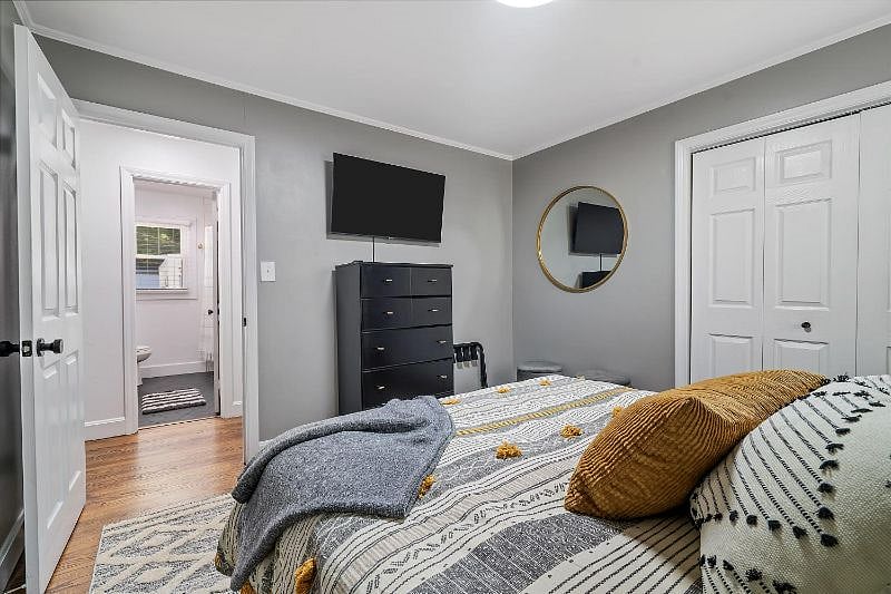 Queen Bedroom