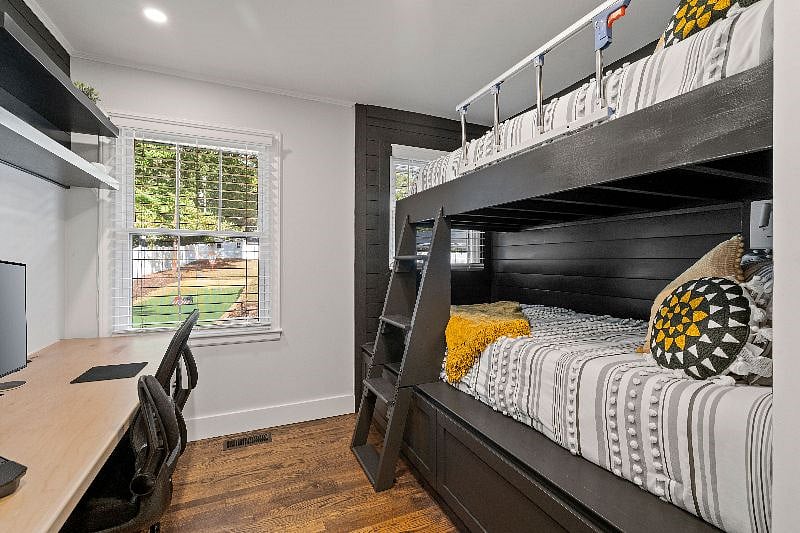 Bunkroom & Office Space