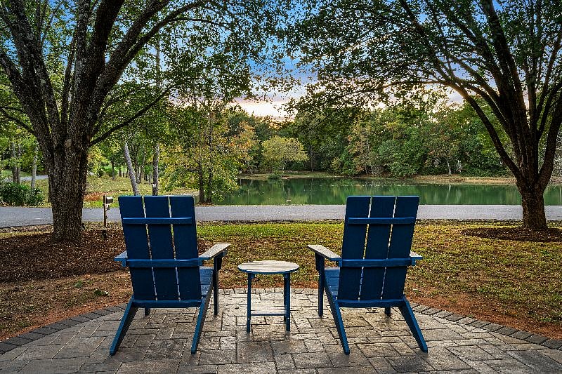 Front Patio and Lakeview