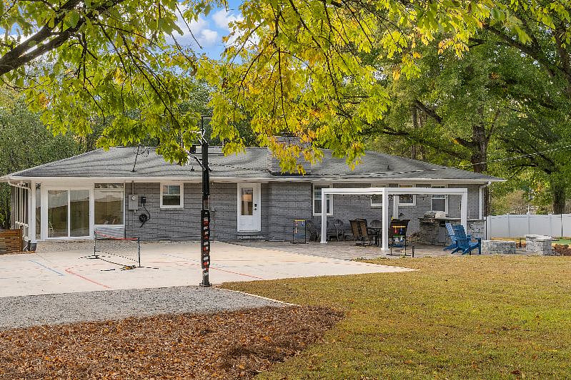 Back Patio, Court & Kitchen