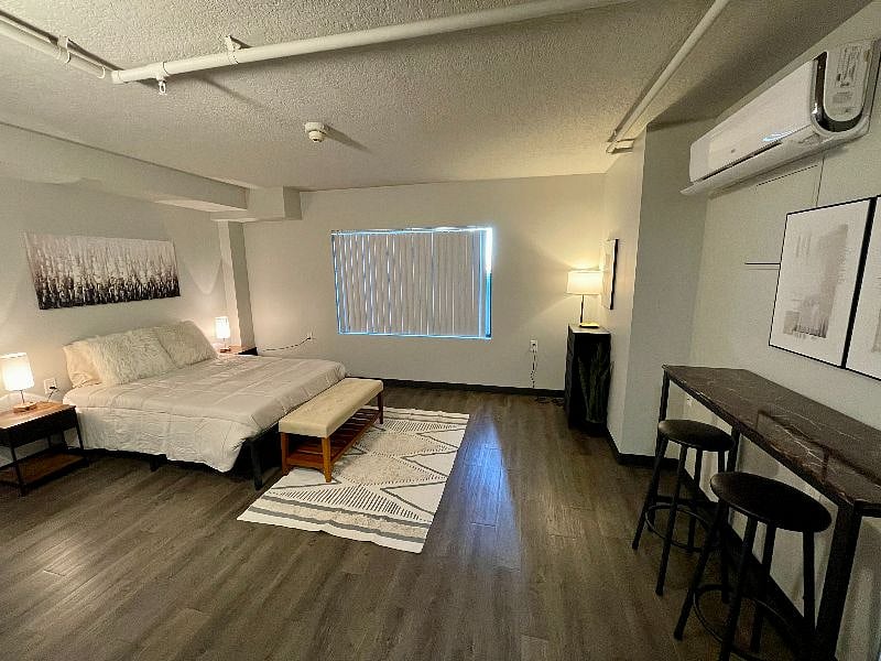 Studio Unit - $1,095