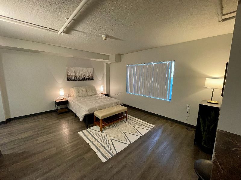 Studio Unit - $1,095