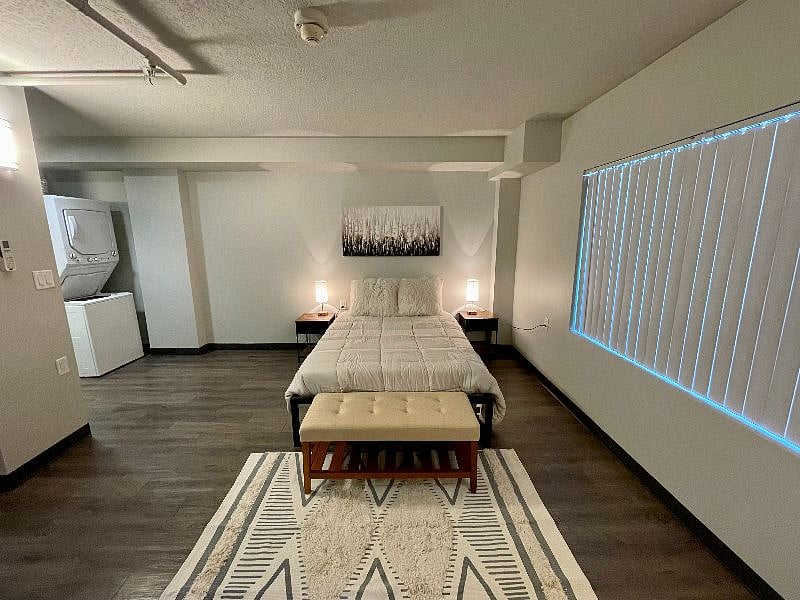 Studio Unit - $1,095
