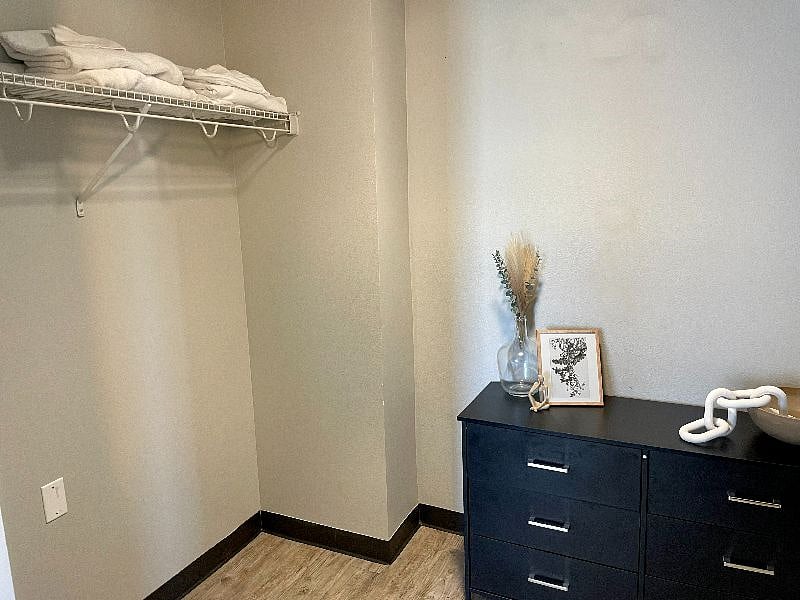 1-Bedroom $1,295