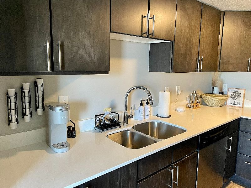 1-Bedroom $1,295