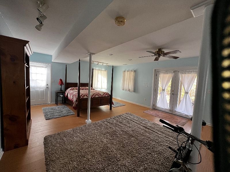 the large room - bedroom side