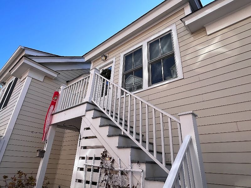Entry Access staircase in couryard