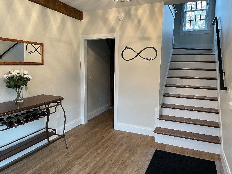 Large inviting entry/mudroom!