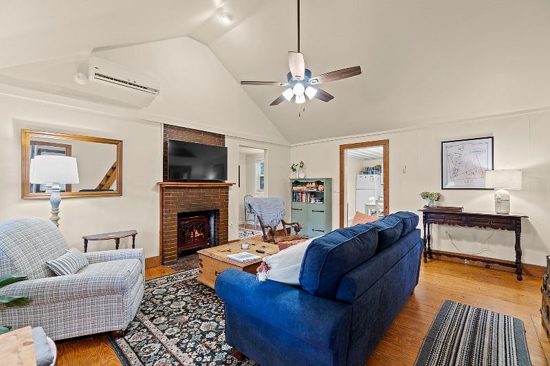 Furnished Finder property 461662_1 photo 3