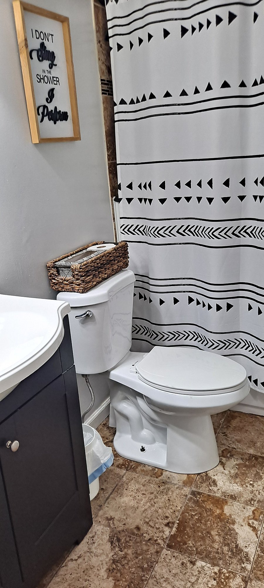 Full Bath Tub/Shower