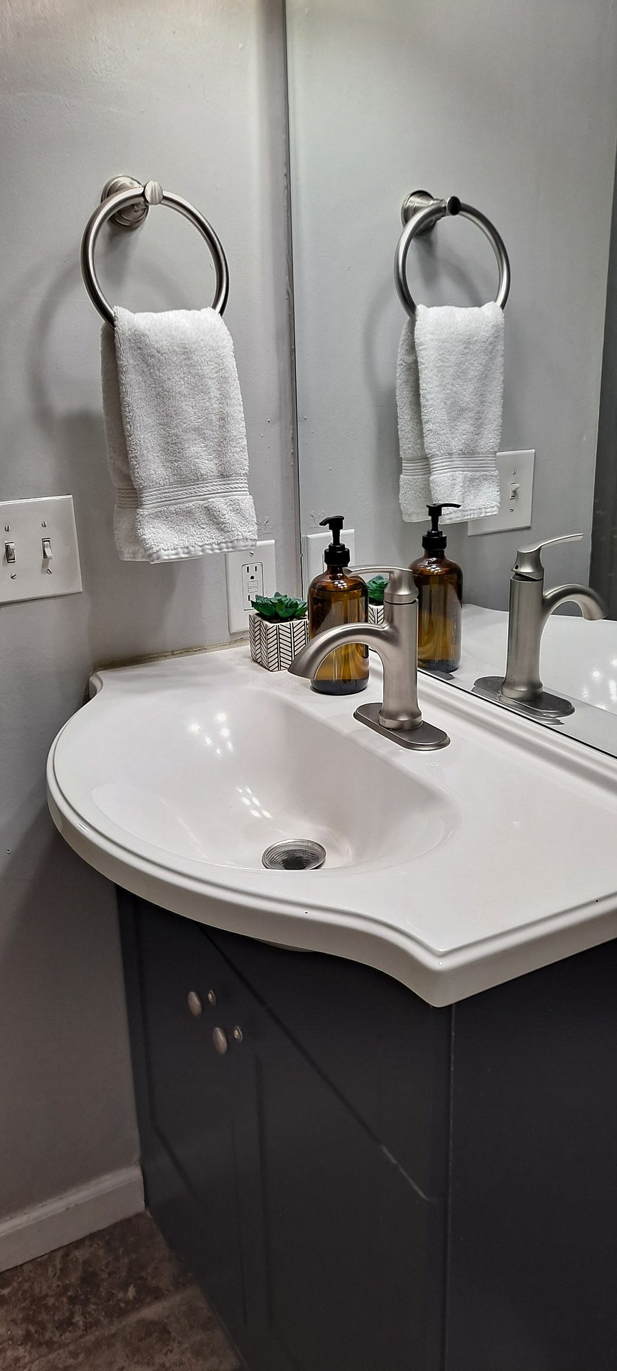 Full Bath Tub/Shower