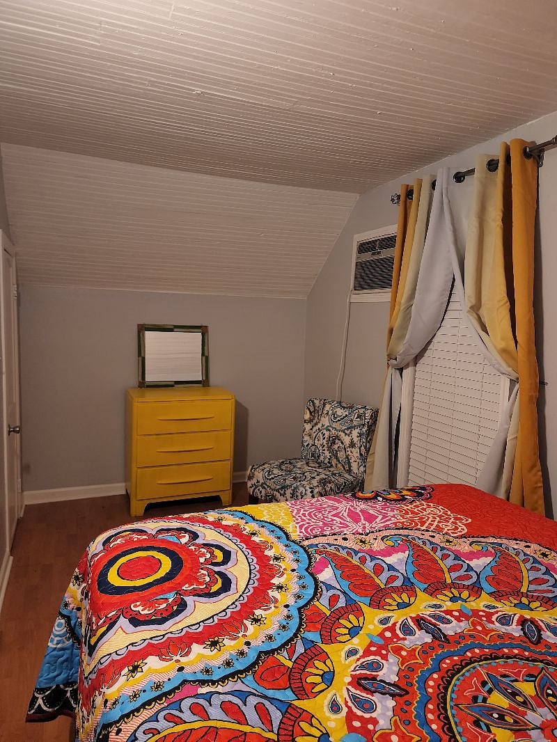 Dresser and closet