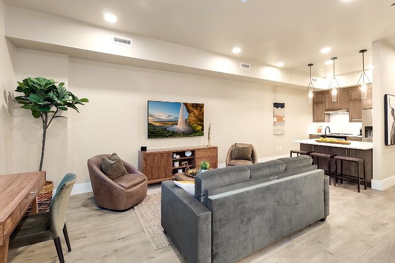 Furnished Finder property 462327_1 photo 3