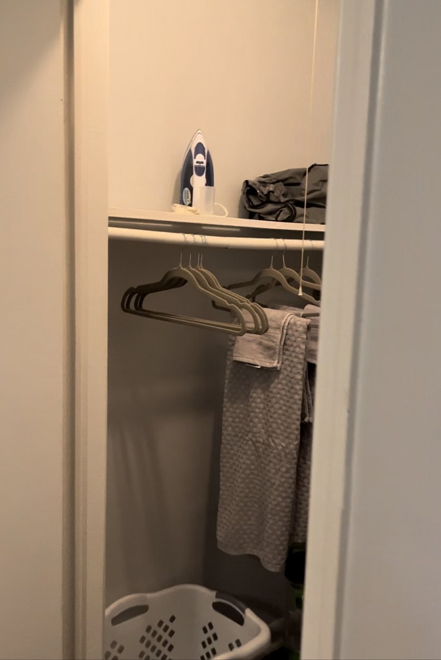 Apt 2C