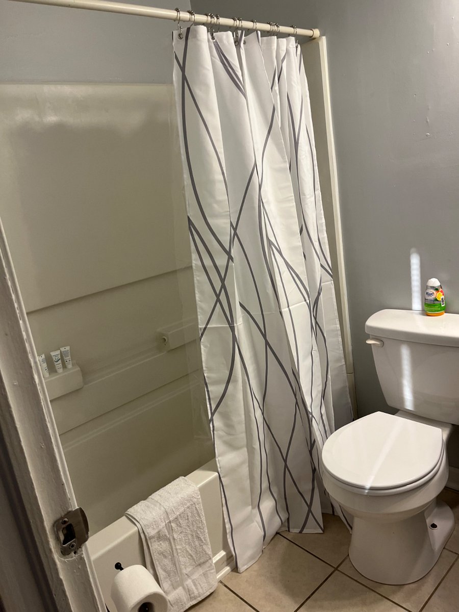 Apt 2C