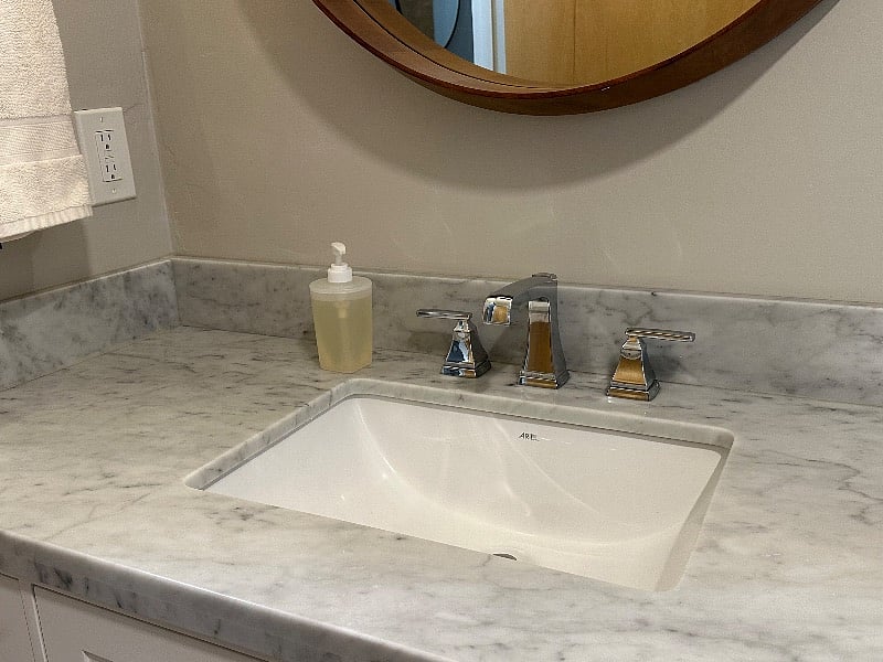 very clean bathroom