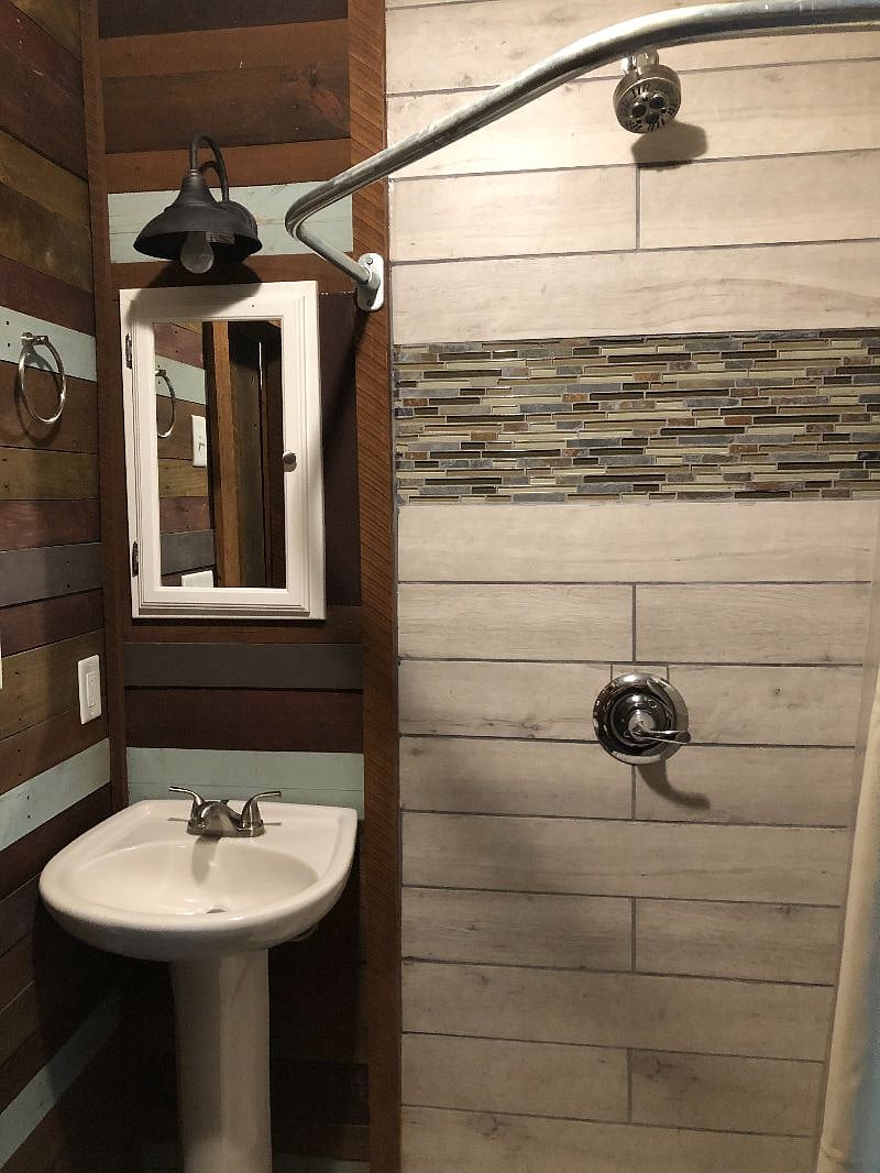 Furnished Finder property 462500_1 photo 4
