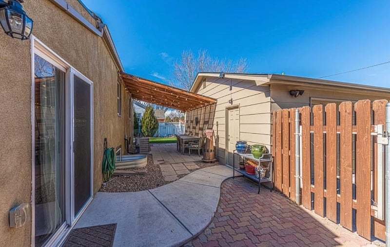There is a bbq, fire pit, & outdoor heater located on the back patio