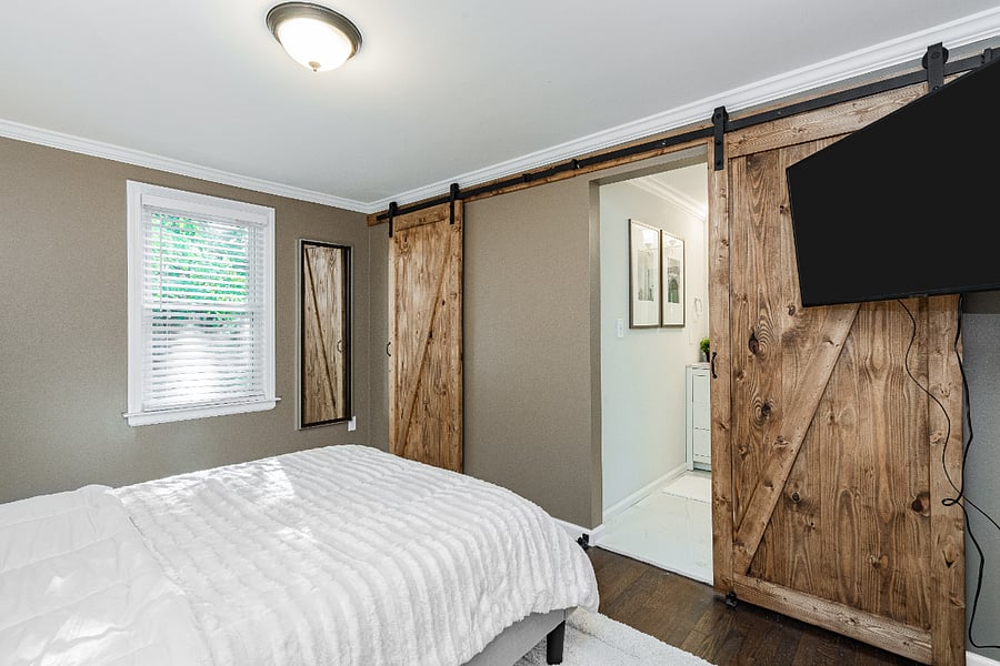 Webster 1A Private bathroom