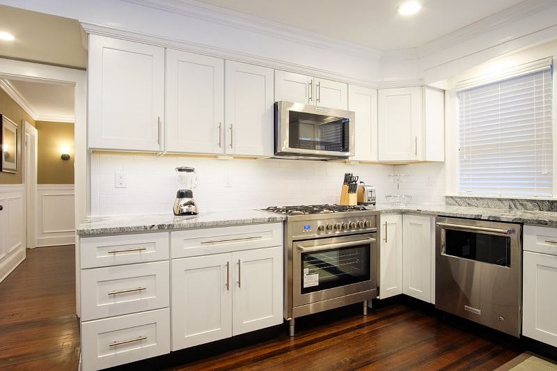 Fully stocked with everyday kitchen essentials