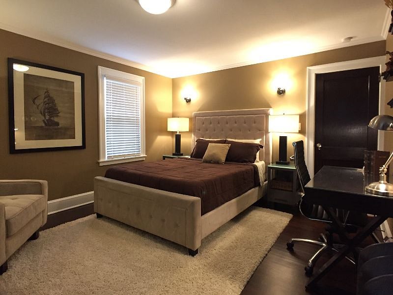 Working desk and streaming services including Netflix, Hulu, HBO, Prime, ESPN and Disney