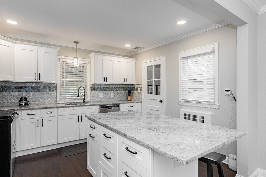 Common kitchen and dinning room