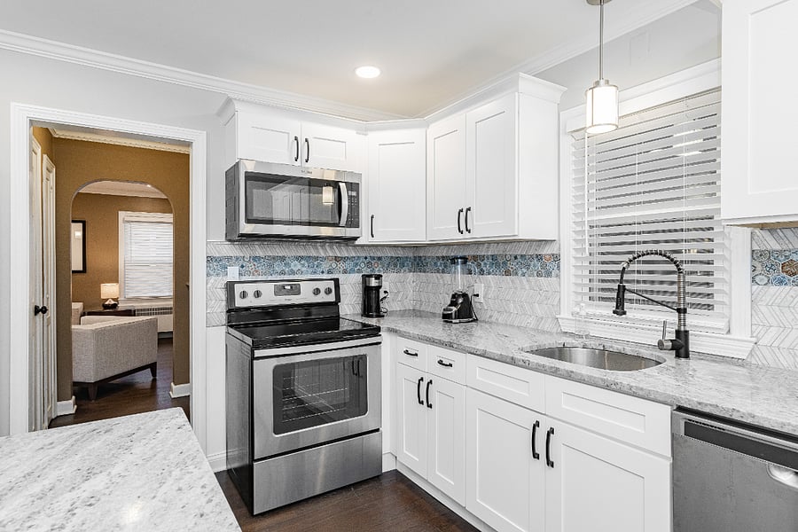 Common kitchen and dinning room
