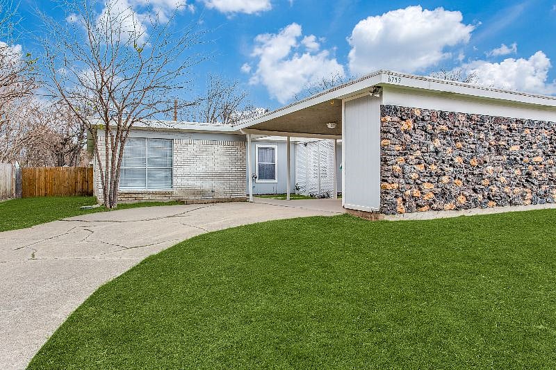 Make this Ultra-Modern Fort Worth Duplex Your Home for Your Next Work Trip or Vacation!