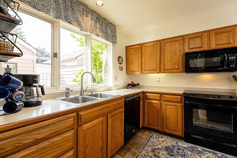 Furnished Finder property 463077_1 photo 3
