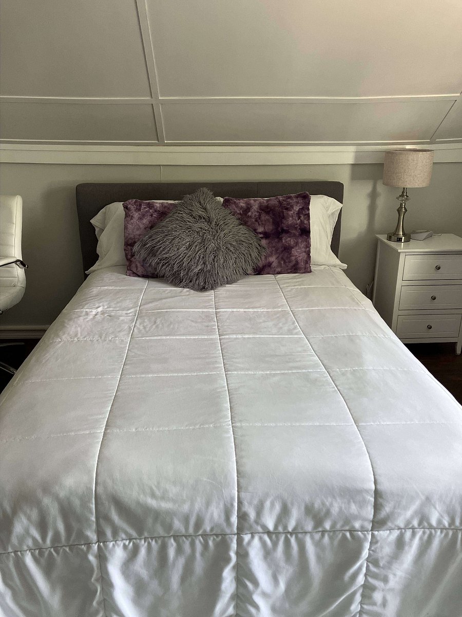 Queen Bed