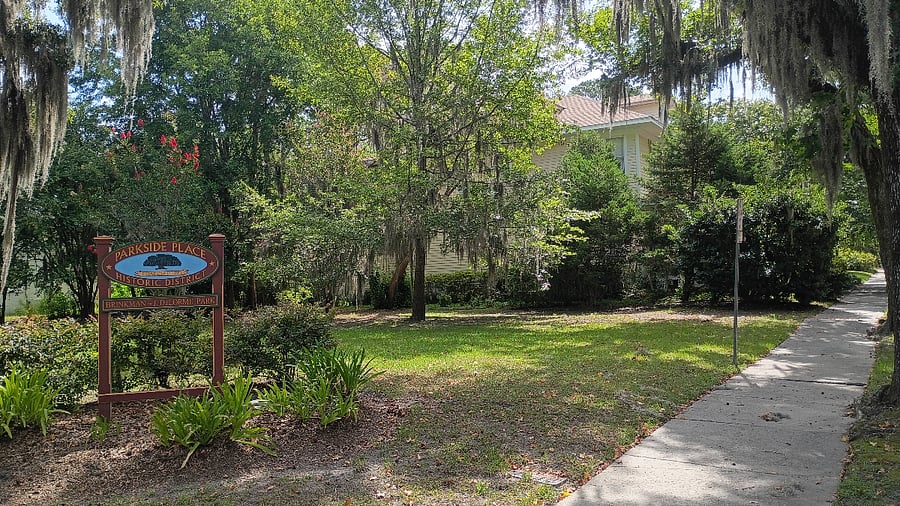 Park nextdoor, the house is visible.