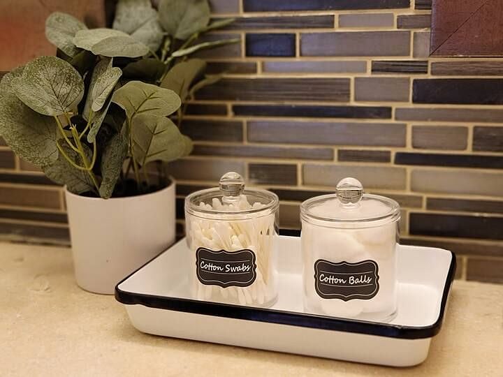 Master Bathroom - We provide all the essentials in our bathrooms, such as cotton balls and Qtips.