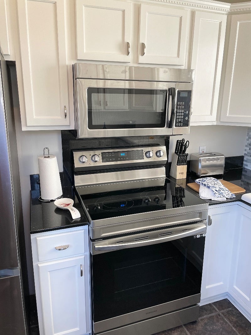 brand new Samsung, air fryer oven, 5-burner stove, microwave, knives, toaster, rice cooker, blender, pots & dishes
