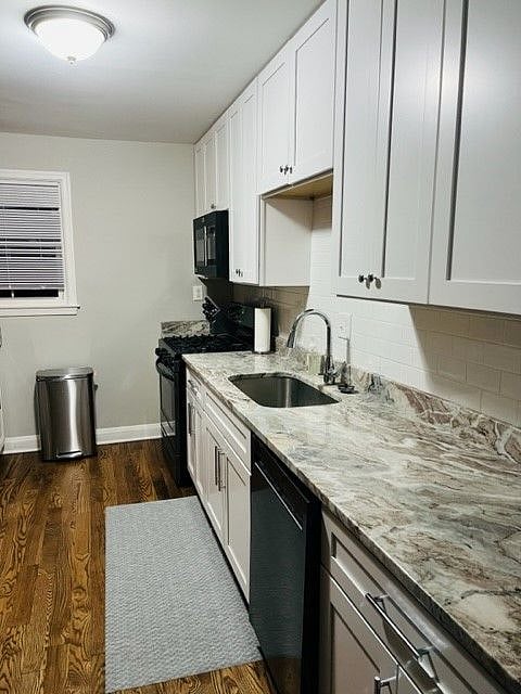 Kitchen (includes gas stove, microwave, dishwasher, kitchen sink with disposal ) - Shared Space