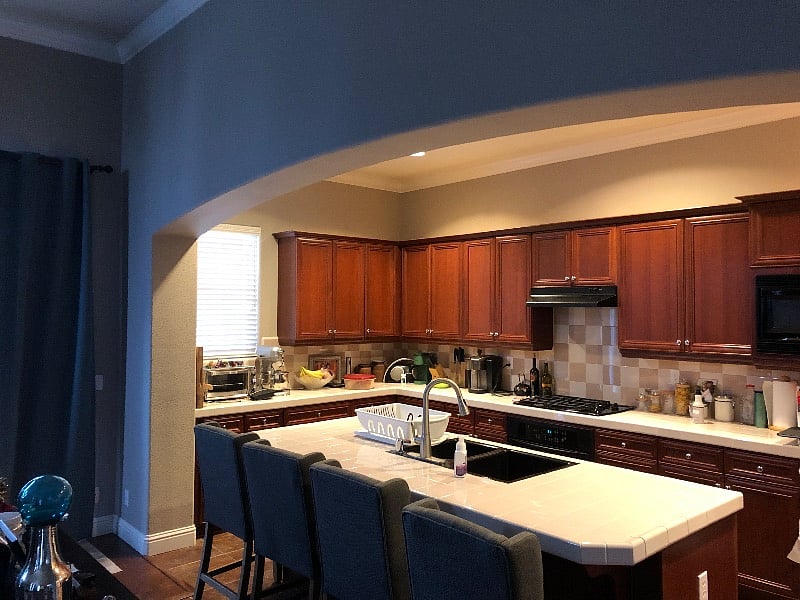 Fully equipped shared kitchen