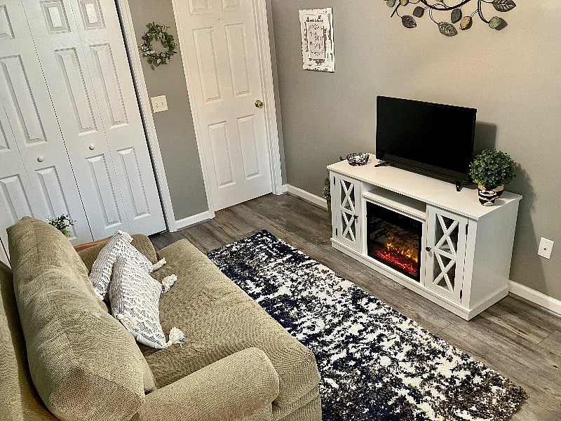 This love seat is super comfortable & cozy!