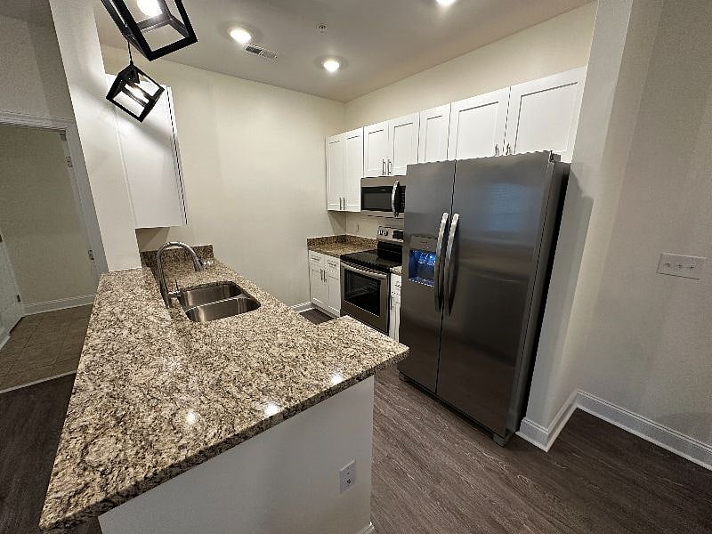 Furnished Finder property 464106_3 photo 4