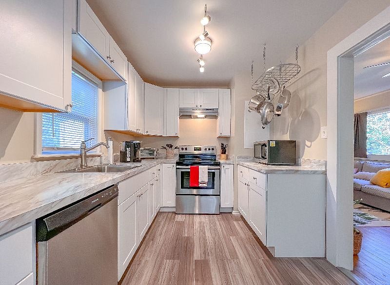 Furnished Finder property 464261_1 photo 3