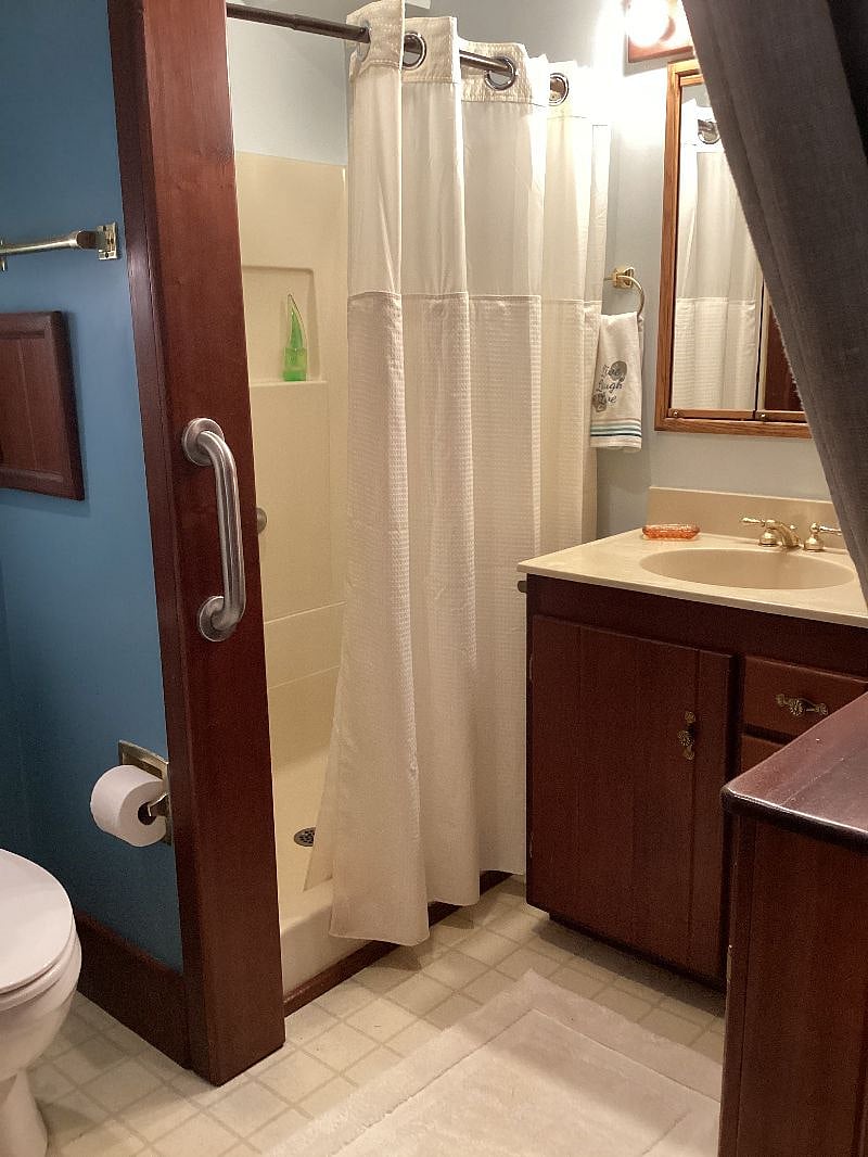 Master Bathroom2n
