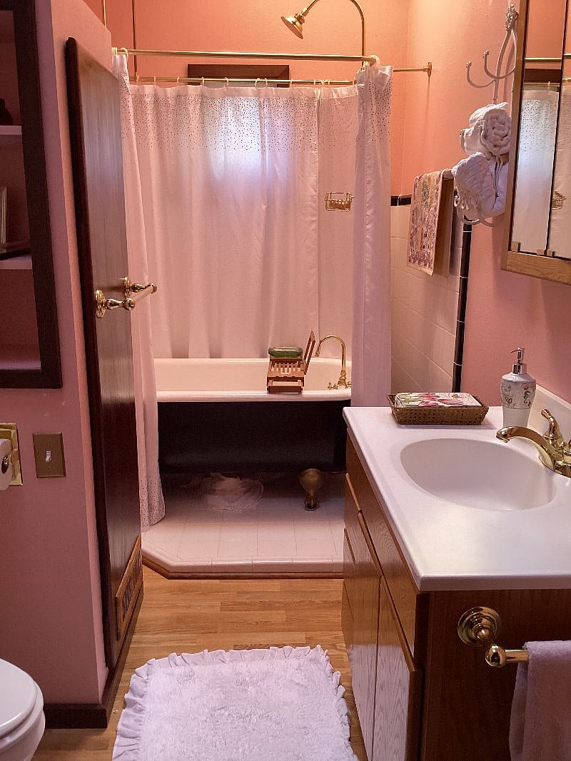 2nd Bathroom