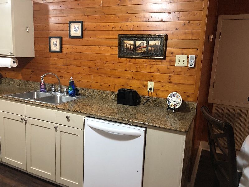 Furnished Finder property 464636_1 photo 3